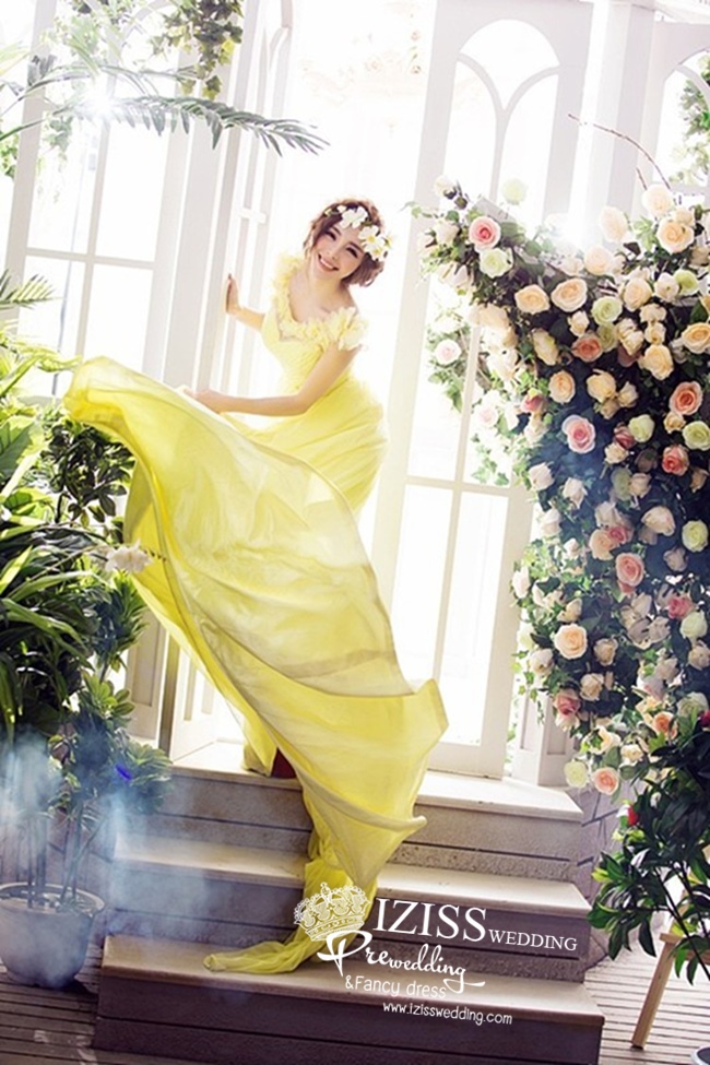 PW385 - **พรีออเดอร์**ชุดคู่ถ่ายพรีเวดดิ้ง (prewedding dress) & ชุดแต่งงานแฟนซี (Fancy wedding dress)ชายหญิง "ธีมสีเหลือง-น้ำตาล"