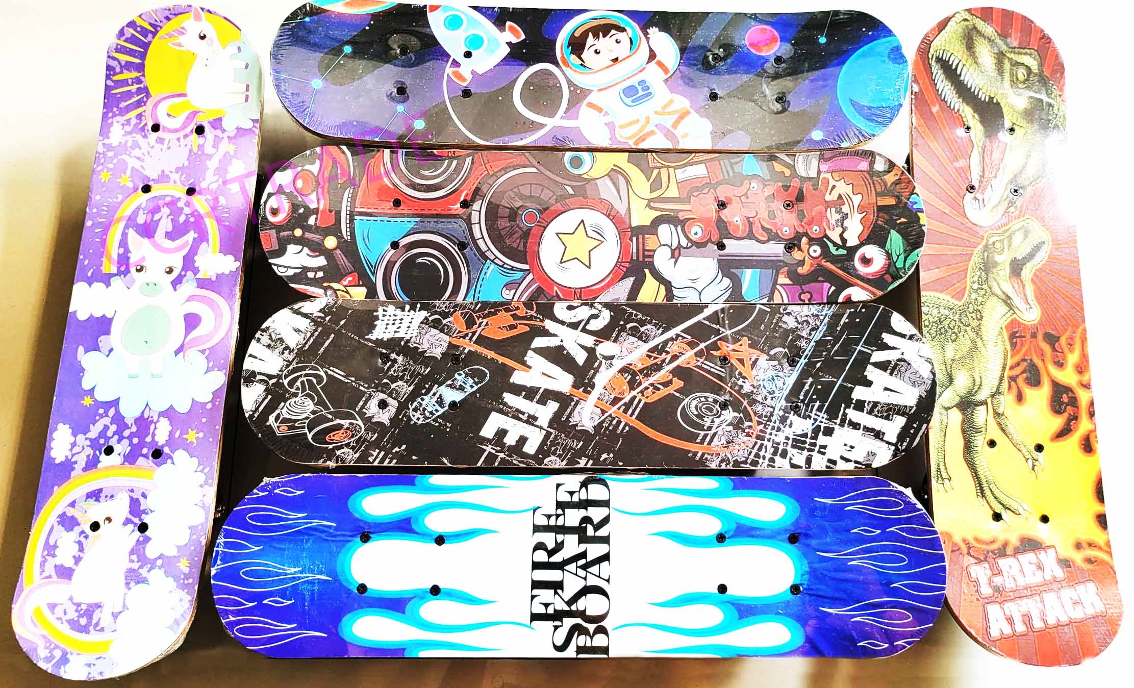 สเก็ตบอร์ดเด็กสุดเท่ คละลาย 15x59.5 ซม.(1x3)