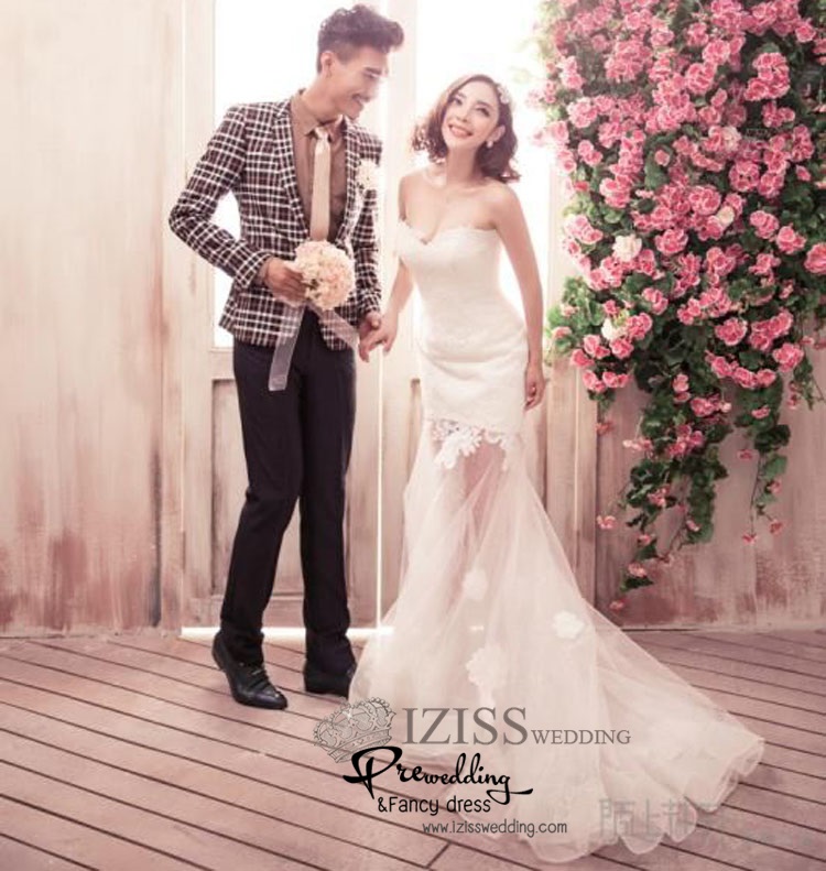 PW082 - **พร้อมส่งเฉพาะชุดผู้ชายค่ะ** ชุดคู่ถ่ายพรีเวดดิ้ง (prewedding dress) & ชุดแต่งงานแฟนซี (Fancy wedding dress)ชายหญิง "ธีมสีขาว"