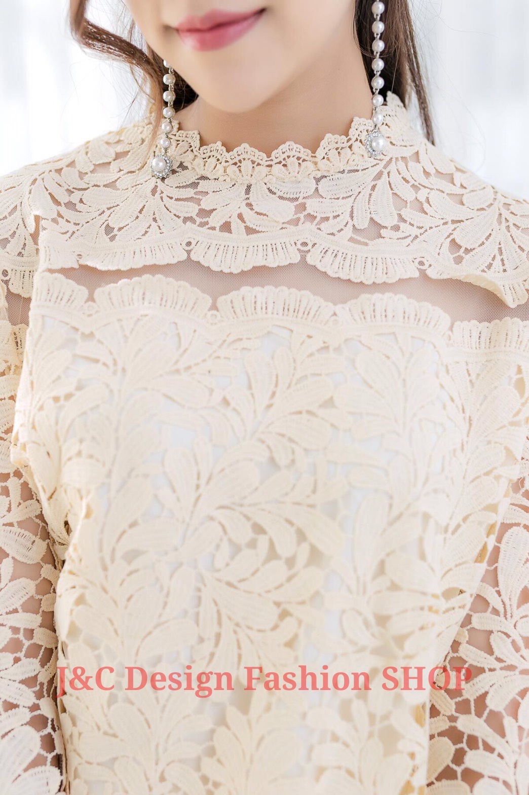 เสื้อลูกไม้สไตน์วัยรุ่น เสื้อลูกไม้สไตน์เกาหลีสีครีม เสื้อลูกไม้สไตน์วัยรุ่น เสื้อผ้าไทยใส่กับผ้าถุง เสื้อลูกไม้ใส่ผ้าซิ่น เสื้อลูกไม้แขนยาว 5 ส่วน เสื้อลูกไม้ใส่กับผ้าซิ่นสีครีม