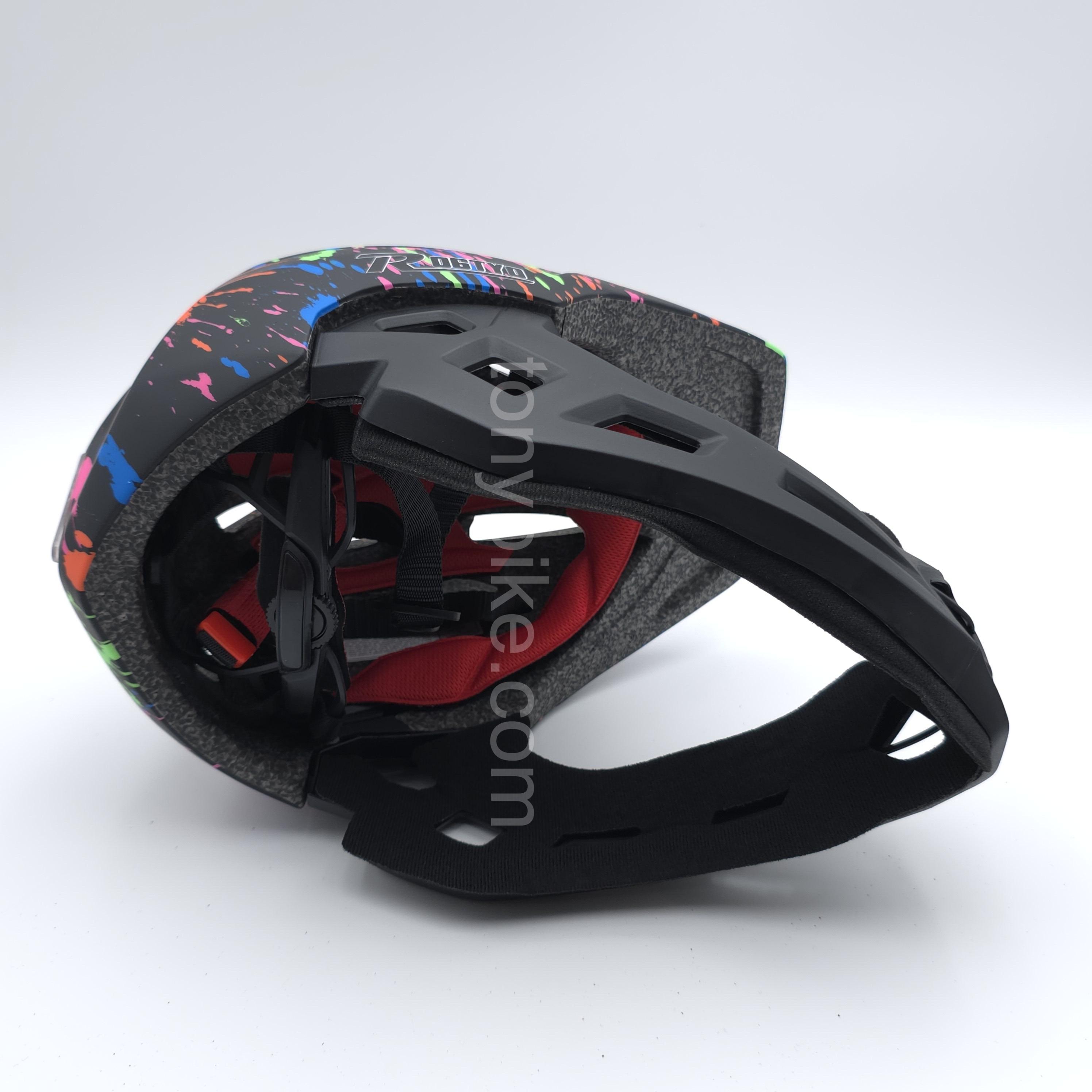 หมวกจักรยานเด็ก เต็มใบ สีดำ ลายเพ้นท์สี 46-53 ซม.