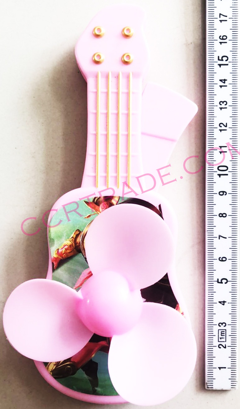 พัดลมกีต้าร์มือบีบ ลาย ROV กล่อง 17 ซม.