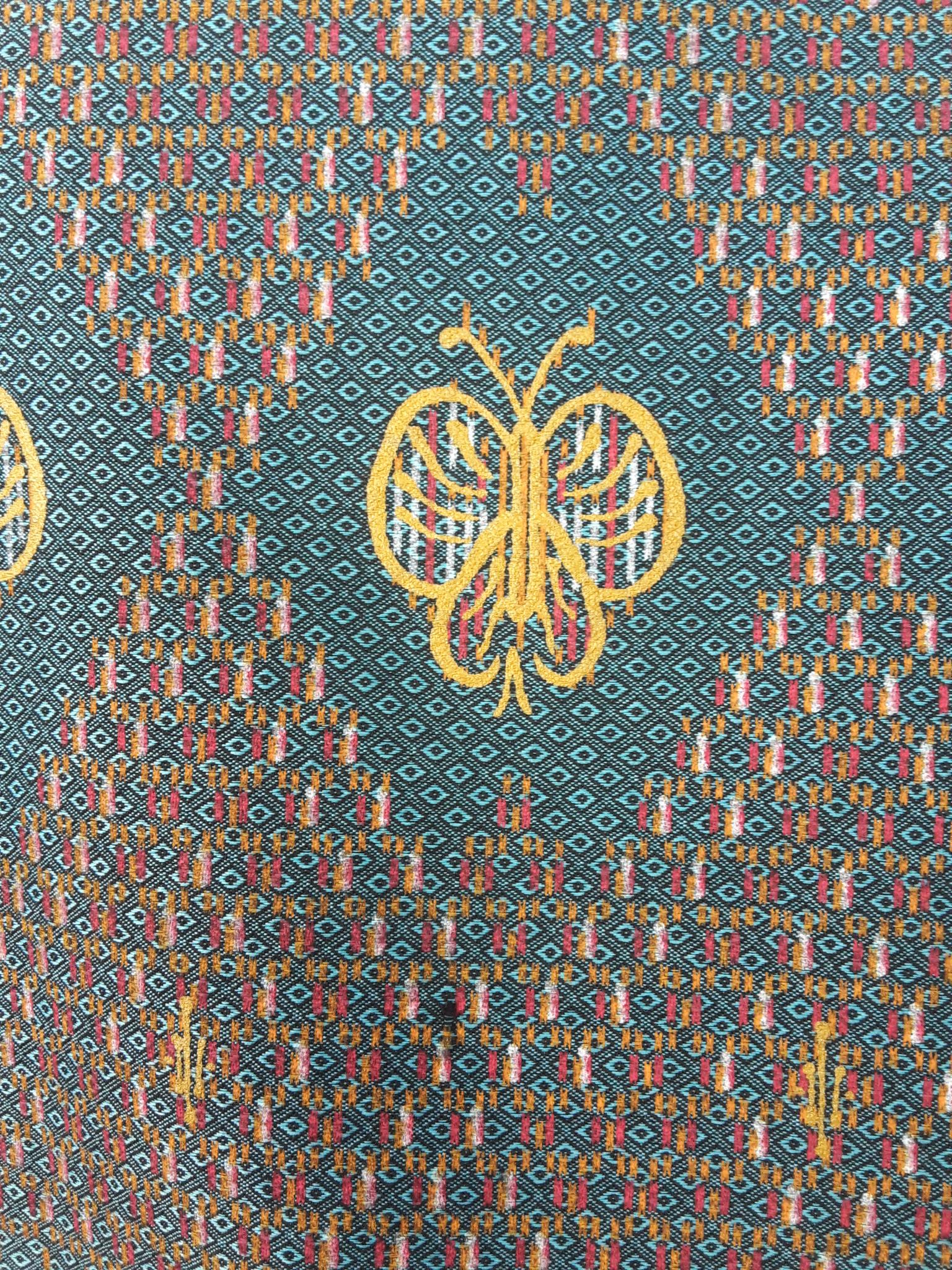 ผ้าถุงสำเร็จรูปแบบป้ายเลื่อนตะขอลายนกยุงสีฟ้า ผ้าถุงสำเร็จรูปมัดหมี่ลายนกยุงสีฟ้า ผ้าฝ้ายมัดหมี่ตีนแดงสี่ตะกรอตัดสำเร็จลายนกยุงสีฟ้าลายลูกแก้วในตัว พร้อมส่ง