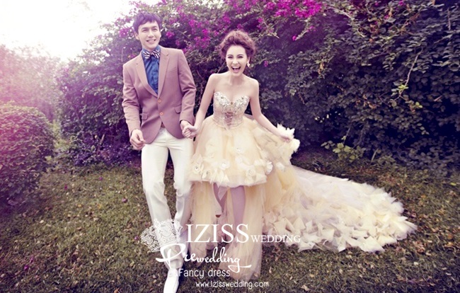 PW130 - Pre order ชุดคู่ถ่ายพรีเวดดิ้ง (prewedding dress) & ชุดแต่งงานแฟนซี (Fancy wedding dress)ชายหญิง "ธีมสีเหลือง-น้ำตาล"