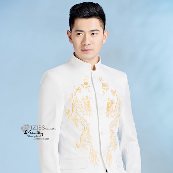 ST083 **พรีออเดอร์**สูทจีนผู้ชายสีขาวแขนยาวปักลายมังกรคู่สีทอง ติดกระดุมสีขาว พร้อมกางเกงสีขาวขาสอบ ชุดสูทเจ้าบ่าว สูทแฟนซี ถ่ายพรีเวดดิ้ง & ชุดแต่งงานแฟนซี (Fancy wedding dress) สูทผู้ชายสีขาว