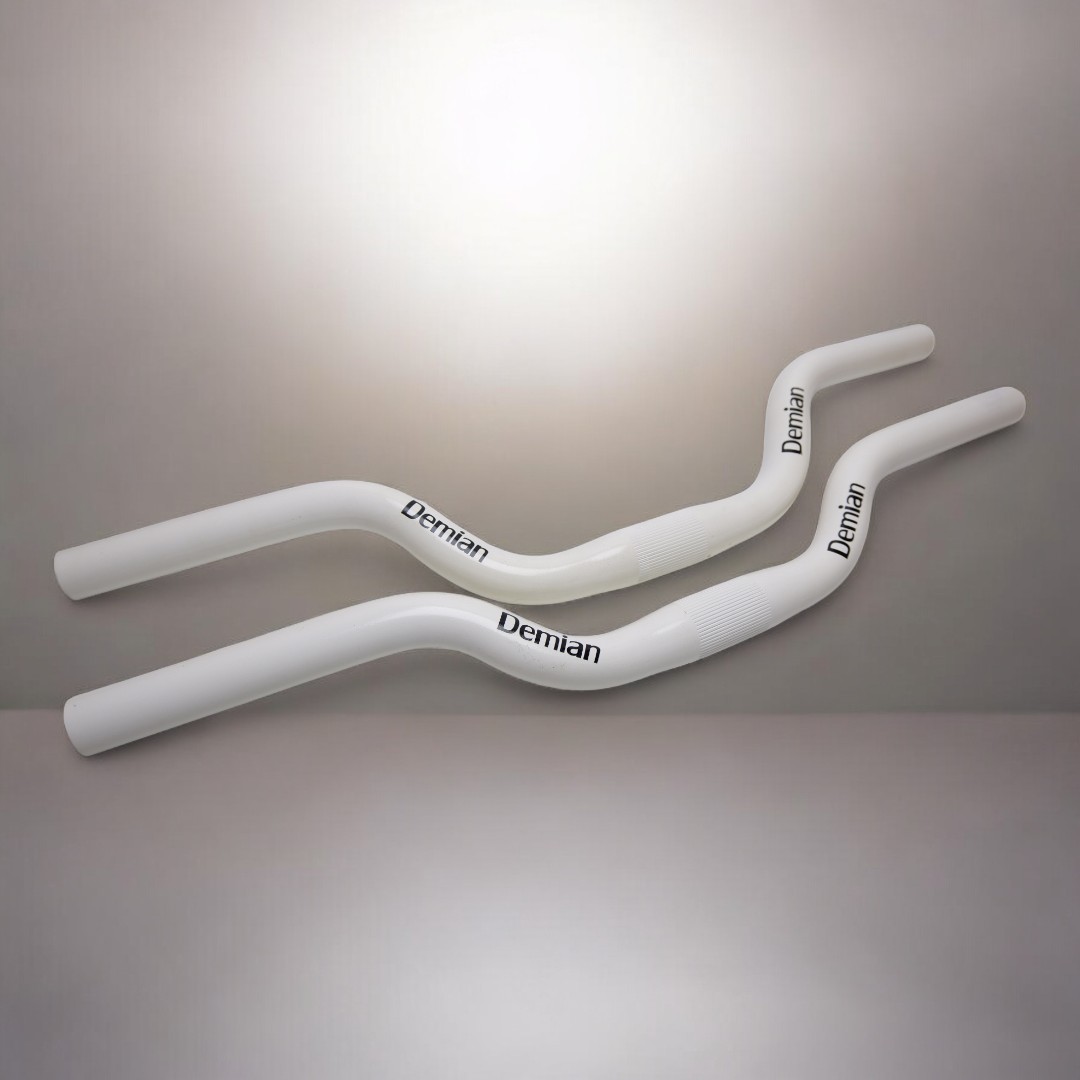 แฮนด์ยก DEMIAN Rise 2/3" อะลูมิเนียม ขนาด 25.4 มม. ยาว 49 ซม. (สินค้าเก่าเก็บมีตำหนิเล็กน้อย)