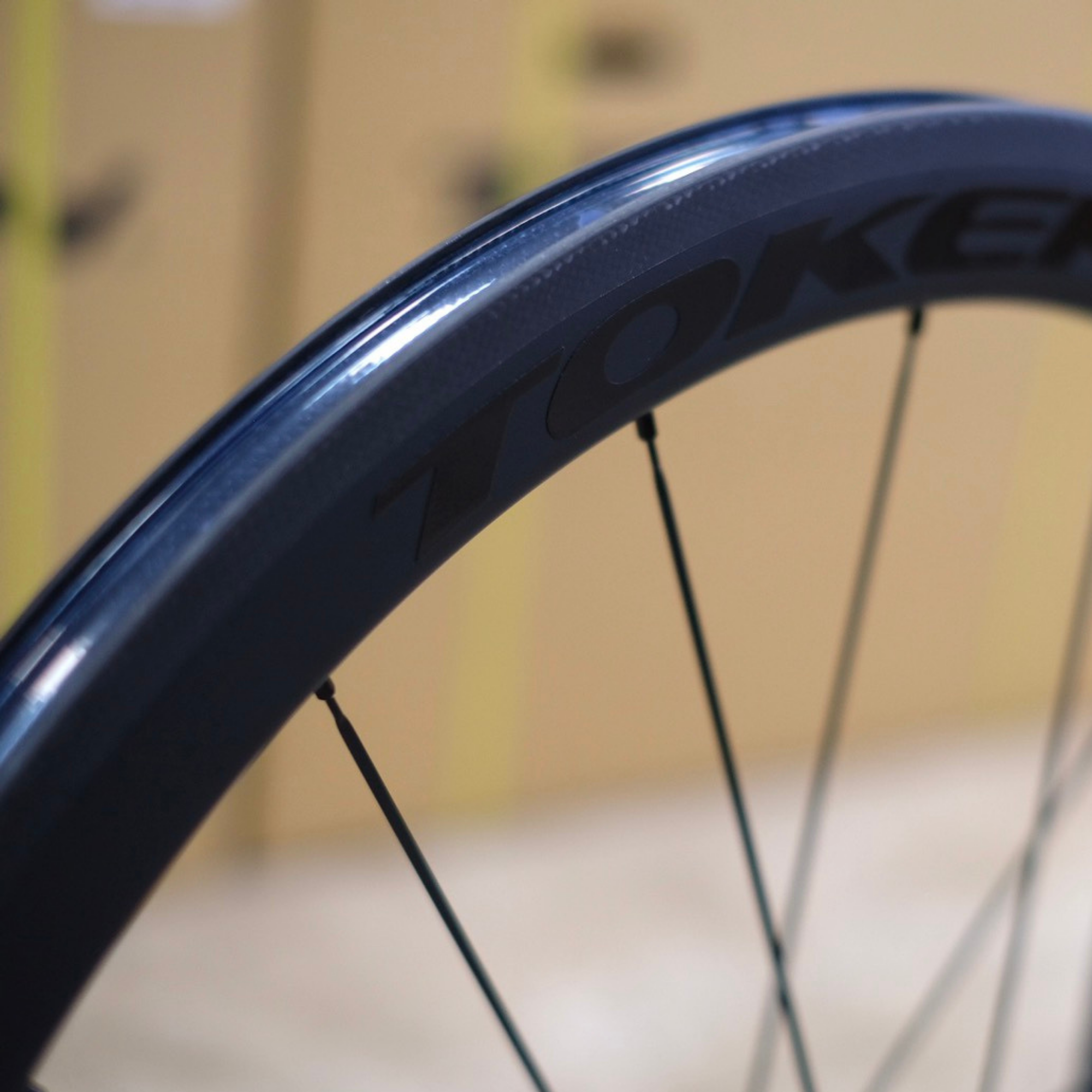 ล้อจักรยานเสือหมอบคาร์บอน TOKEN C45R/C45D แบบเซรามิค FULL CARBON