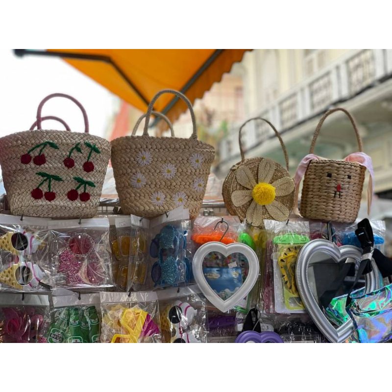 กระเป๋าสาน ดอกเดซี่ ‼️น่ารักมาก‼️ค่าส่งถูก❤️พร้อมส่งจาก กทม