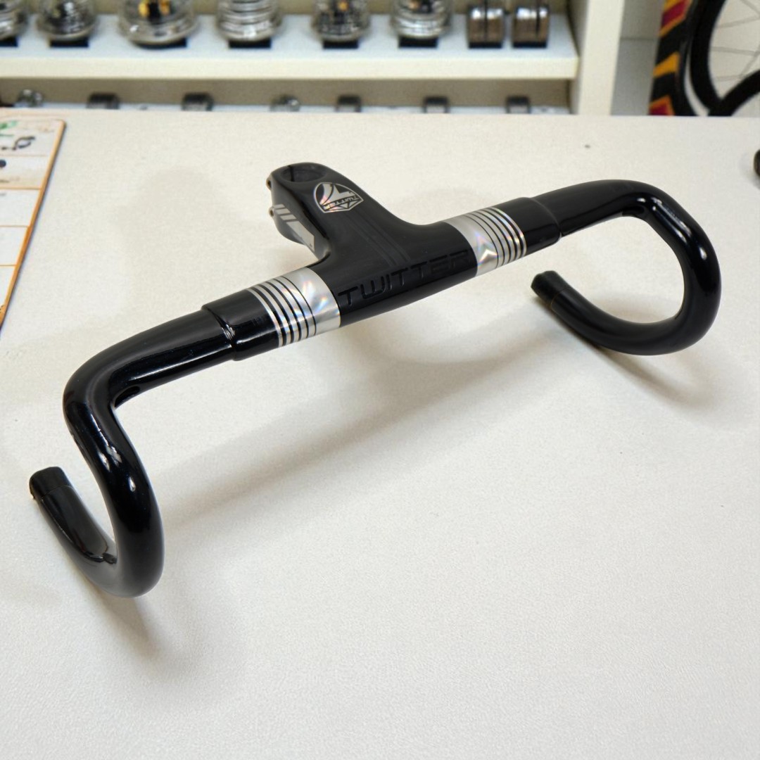 แฮนด์จักรยานเสือหมอบคาร์บอน TW ทวิสเตอร์ integrated Carbon Fiber อินทริเกตุ