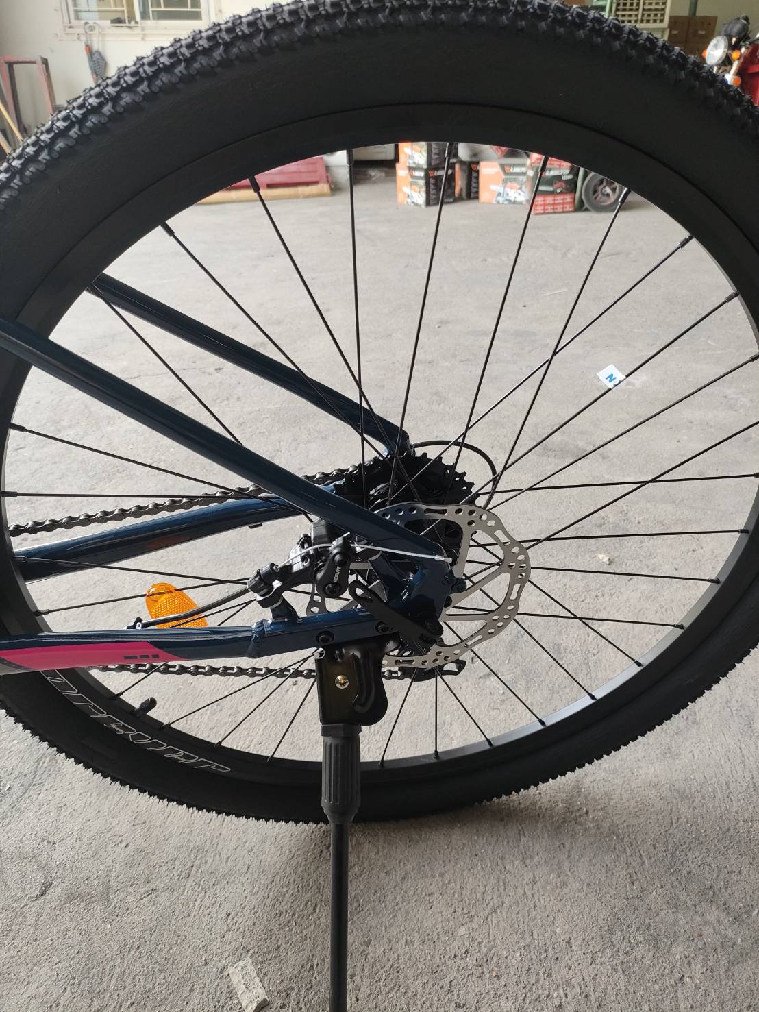 FOREVER จักรยานเสือภูเขา เฟรมอลูมิเนียม ล้อ 27.5" เกียร์ Shimano 24 สปีด ดิสเบรก แกนปลดเร็วหน้า-หลัง