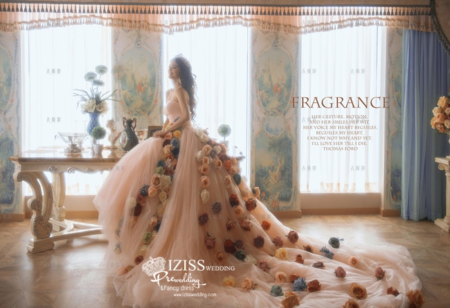 PW348-**พรีออเดอร์ค่ะ**ชุดคู่ถ่ายพรีเวดดิ้ง (prewedding dress) & ชุดแต่งงานแฟนซี (Fancy wedding dress)ชายหญิง "ธีมสีฟ้า"
