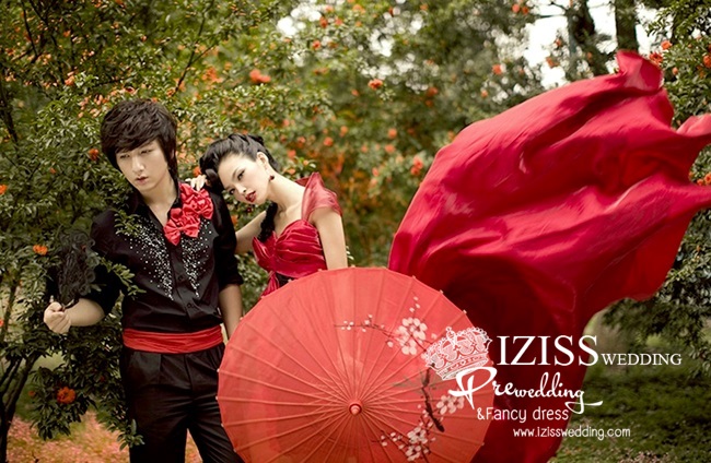 PW188 - Pre order ชุดคู่ถ่ายพรีเวดดิ้ง (prewedding dress) & ชุดแต่งงานแฟนซี (Fancy wedding dress)ชายหญิง "ธีมสีแดง-ดำ"