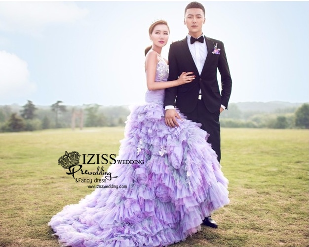 PW460- **พรีออเดอร์**ชุดแต่งงานแฟนซี ชุดเดรสสีม่วง ชุดถ่ายพรีเวดดิ้ง (prewedding dress) & ชุดแต่งงานแฟนซี (Fancy wedding dress) "ธีมสีม่วง ดำ"