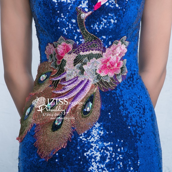 PW494 - **พรีออเดอร์** ชุดกี่เพ้าสีน้ำเงินเลื่อม ชุดคู่ถ่ายพรีเวดดิ้ง (prewedding dress) & ชุดแต่งงานแฟนซี (Fancy wedding dress)ชายหญิง "ธีมสีน้ำเงิน"