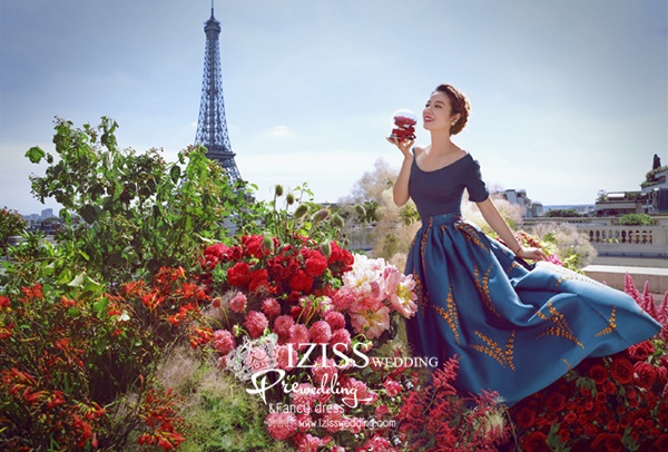 PW563- **พรีออเดอร์ค่ะ**ชุดคู่ถ่ายพรีเวดดิ้ง (prewedding dress) & ชุดแต่งงานแฟนซี (Fancy wedding dress)ชายหญิง "ธีมสีน้ำเงินฟ้า"