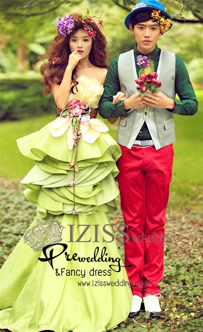 PW018 - **เลิกผลิตค่ะ** ชุดคู่ถ่ายพรีเวดดิ้ง (prewedding dress) & ชุดแต่งงานแฟนซี (Fancy wedding dress)ชายหญิง "ธีมสีเขียว"