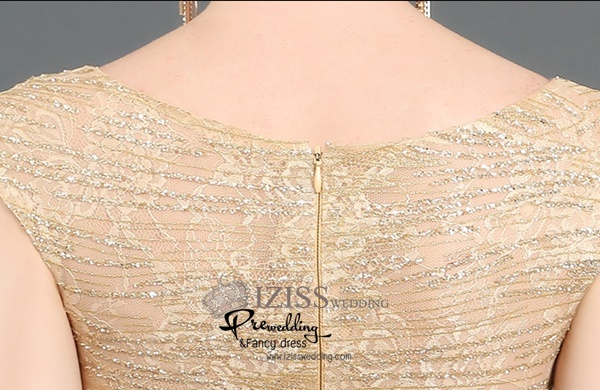 T005**พรีออเดอร์เดรสสีทอง**ชุดราตรียาวสีทองทั้งชุด แขนสั้นเต่อ เล่นดีเทลตกแต่งแถบสีทองนูนบนลายผ้า ชุดเข้ารูป พร้อมเข็มขัดสวยหรู งานเกรดพรีเมี่ยม ไฮโซมากๆ ค่ะ