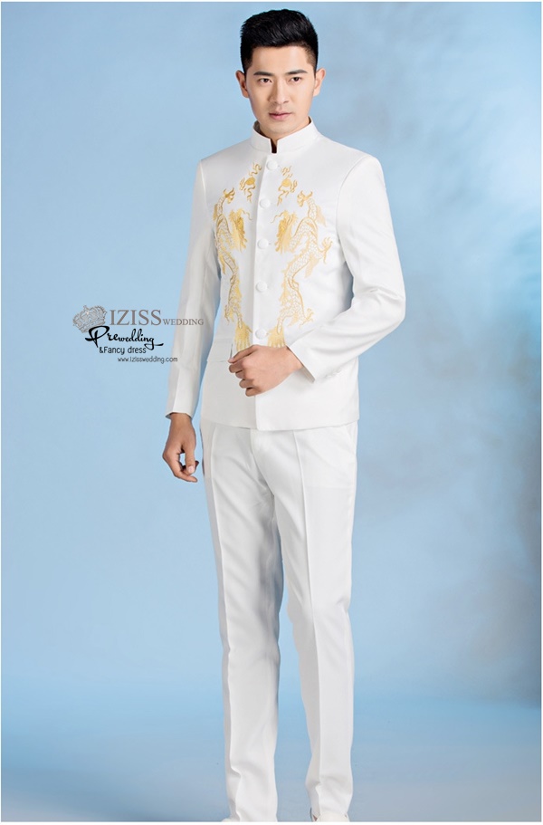 ST083 **พรีออเดอร์**สูทจีนผู้ชายสีขาวแขนยาวปักลายมังกรคู่สีทอง ติดกระดุมสีขาว พร้อมกางเกงสีขาวขาสอบ ชุดสูทเจ้าบ่าว สูทแฟนซี ถ่ายพรีเวดดิ้ง & ชุดแต่งงานแฟนซี (Fancy wedding dress) สูทผู้ชายสีขาว
