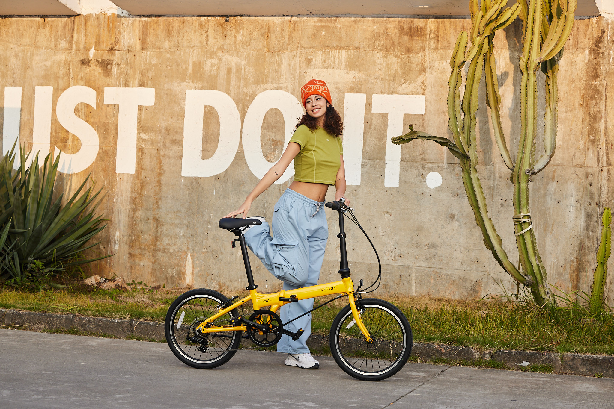 DAHON : HIT จักรยานพับได้ เฟรมอลูมิเนียม 7 สปีด