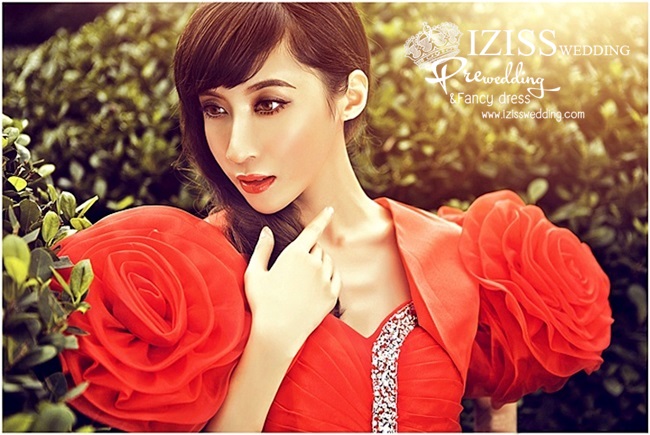 PW049 - **เลิกผลิตค่ะ** ชุดคู่ถ่ายพรีเวดดิ้ง (prewedding dress) & ชุดแต่งงานแฟนซี (Fancy wedding dress)ชายหญิง "ธีมสีแดง-ดำ"