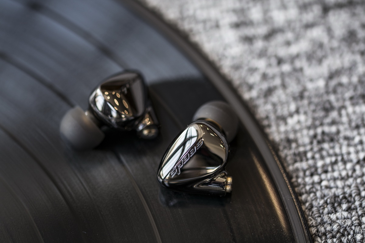 ขาย Hiby Seed 2 หูฟัง Dynamic รองรับ Hi-Res บอดี้ Pure copper สายชุบเงินถัก 4