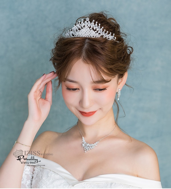 AC028 **พรีออเดอร์**ชุดเทียร่า มงกุฎเพชร ต่างหูและสร้อยคอ ชุดเครื่องประดับเจ้าสาวสวยหรูดุจเจ้าหญิง