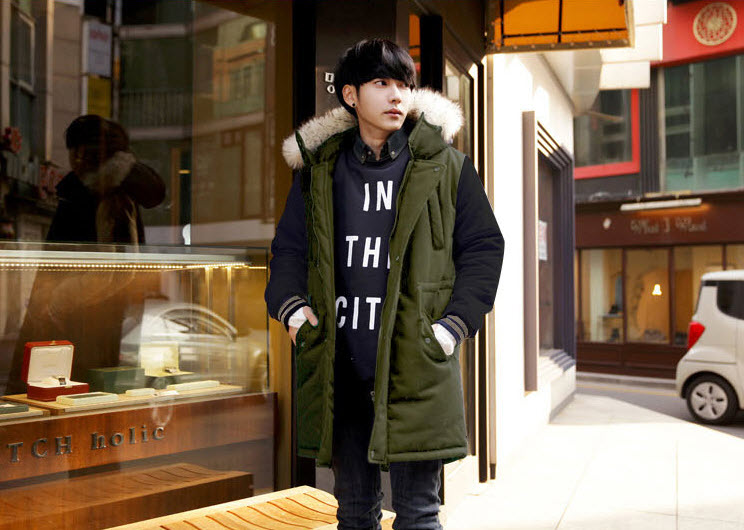 พร้อมส่ง เสื้อโค้ท ผู้ชาย สีเขียว เสื้อกันหนาว ตัวยาว มีฮู้ด แต่งขนเฟลอ ซิปหน้าเต็มตัว