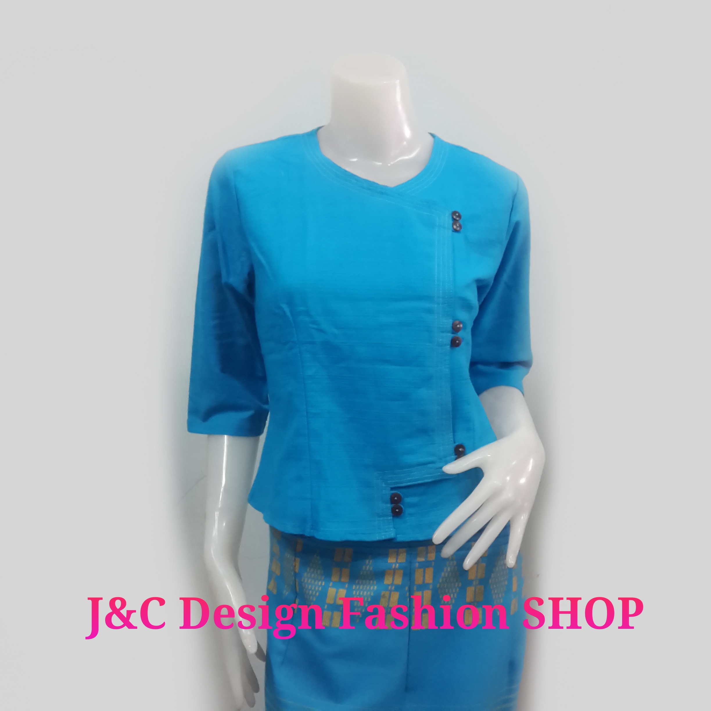 เสื้อผ้าฝ้ายแขนสามส่วนสีสีฟ้า เสื้อผ้าฝ้ายสวยๆสีฟ้า เสื้อทำงานผ้าไทยแขนสามส่วน เสื้อผ้าฝ้ายคอจีนสีขาว เสื้อผ้าไทย เสื้อผ้าฝ้าย เสื้อผ้าทอพื้นเมืองสีฟ้า