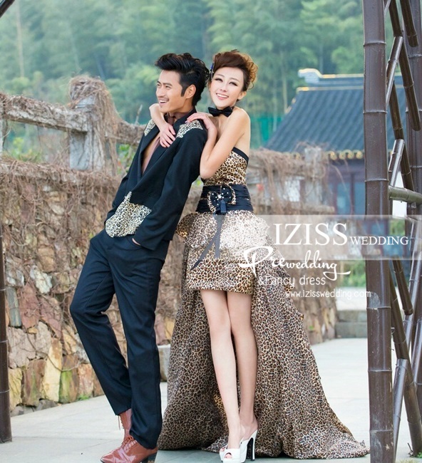PW003 - **เลิกผลิตค่ะ** ชุดคู่ถ่ายพรีเวดดิ้ง (prewedding dress) & ชุดแต่งงานแฟนซี (Fancy wedding dress)ชายหญิง "ธีมลายเสือดาว"
