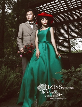 PW361 - **พรีออเดอร์ค่ะ** ชุดคู่ถ่ายพรีเวดดิ้ง (prewedding dress) & ชุดแต่งงานแฟนซี (Fancy wedding dress)ชายหญิง "ธีมสีเขียว-น้ำตาลอ่อน"