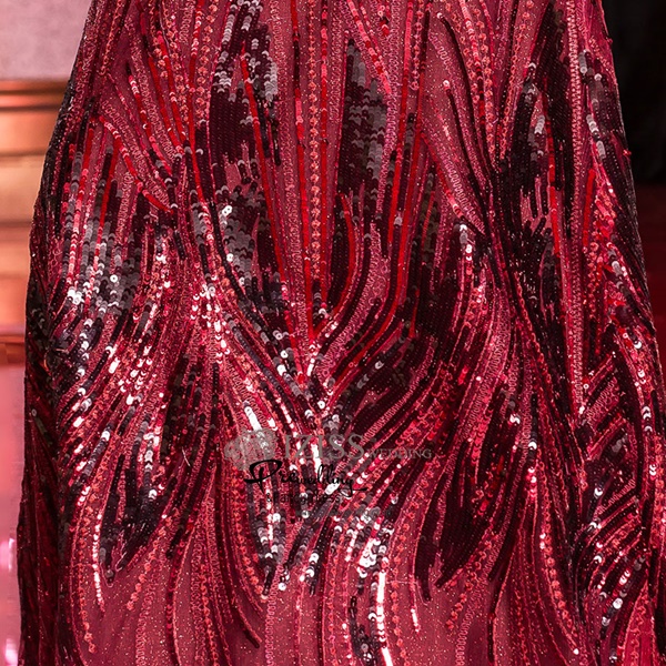 T004 **พรีออเดอร์ชุดราตรีเลื่อมสีแดง**ชุดราตรีเลื่อมยาวสีแดงไวน์ แขนสั้น สวยงามหรูหราไฮโซมากๆ ค่ะ