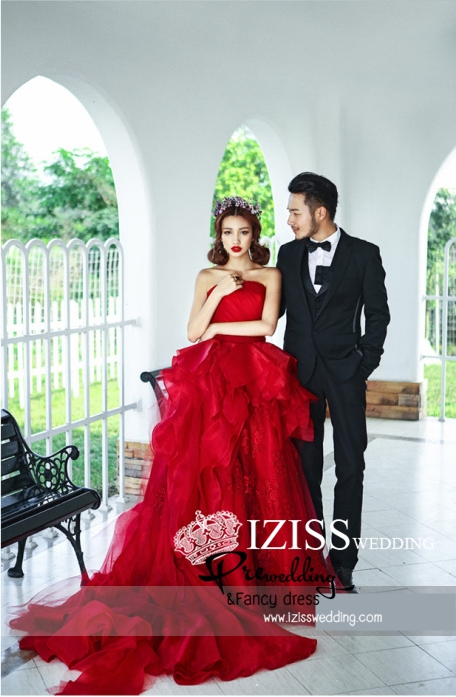 PW268 **พรีออเดอร์ค่ะ** ชุดคู่ถ่ายพรีเวดดิ้ง (prewedding dress) & ชุดแต่งงานแฟนซี (Fancy wedding dress)ชายหญิง "ธีมสีแดงดำ"