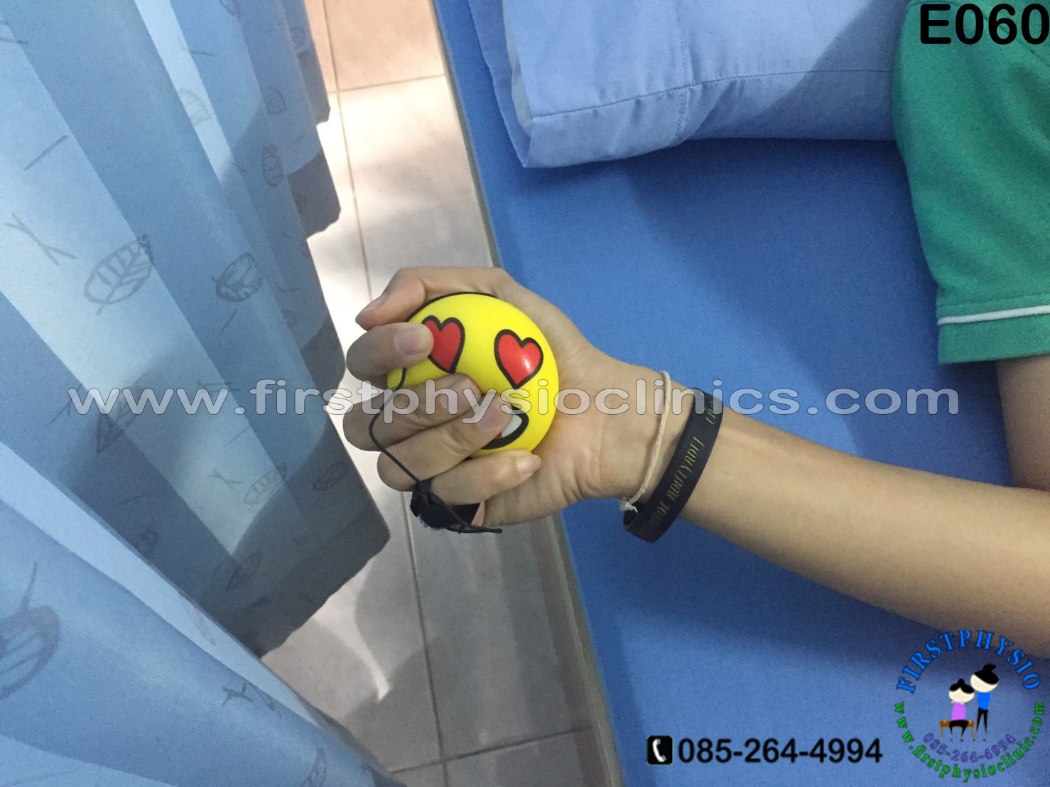 ลูกบอลบริหารมือ หน้ายิ้ม ลูกบอลบริหารมือ ลูกบอลกำมือ ที่บีบมือ บริหารกล้ามเนื้อมือ ลูกบอลบำบัด ลูกบอลฝึกมือ Power Ball Stress Ball