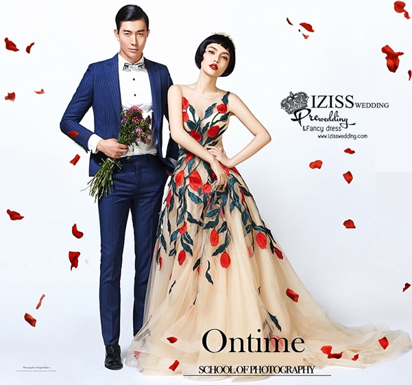 PW407- **พรีออเดอร์**ชุดคู่ถ่ายพรีเวดดิ้ง (prewedding dress) & ชุดแต่งงานแฟนซี (Fancy wedding dress)ชายหญิงสไตล์เจ้าชายเจ้าหญิง "ธีมสีนู้ด"