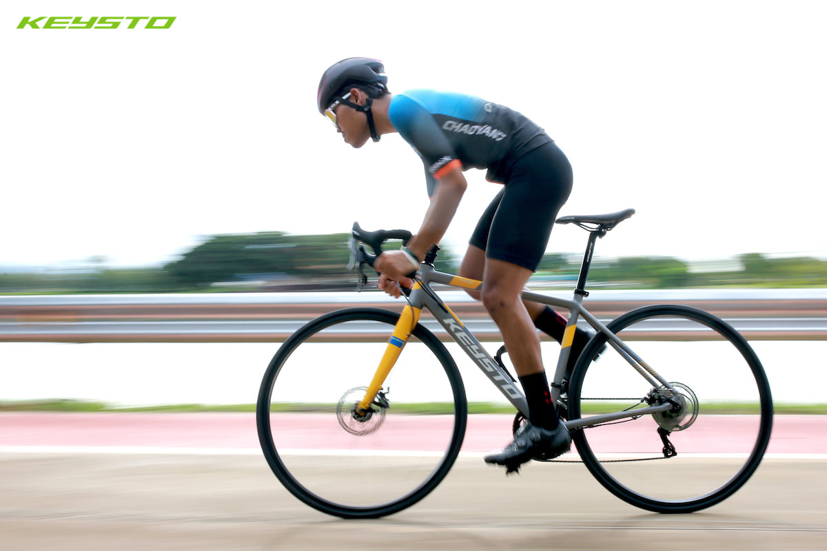 KEYSTO RA890 เสือหมอบดิสเบรก เฟรมอลูมิเนียมซ่อนสายลบรอยเชื่อม 18 สปีด