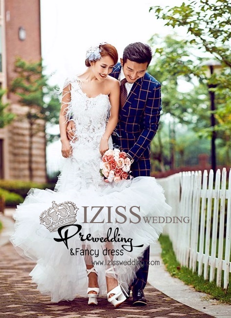 PW091 - Pre order ชุดคู่ถ่ายพรีเวดดิ้ง (prewedding dress) & ชุดแต่งงานแฟนซี (Fancy wedding dress)ชายหญิง "ธีมสีขาว-น้ำเงิน"