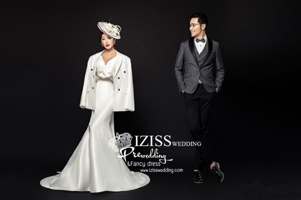 PW492-**พรีออเดอร์**ชุดแต่งงานเดรสสีขาว ชุดยกน้ำชา ชุดถ่ายพรีเวดดิ้ง (prewedding dress) & ชุดแต่งงานแฟนซี (Fancy wedding dress) "ธีมสีขาว"