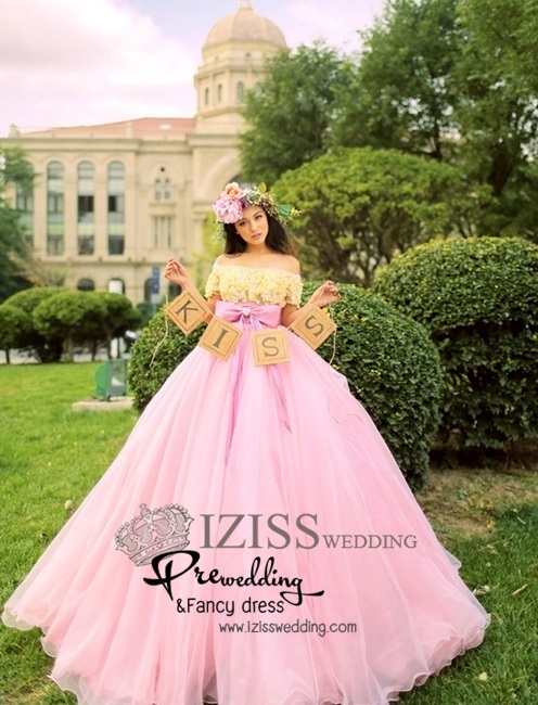 PW101 - **พรีออเดอร์** ชุดคู่ถ่ายพรีเวดดิ้ง (prewedding dress) & ชุดแต่งงานแฟนซี (Fancy wedding dress)ชายหญิง "ธีมสีชมพู-ขาว"