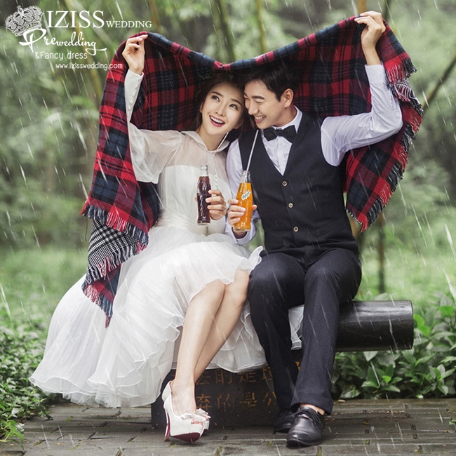 PW342-**พรีออเดอร์**ชุดเจ้าสาวแบบสั้น ชุดคู่ถ่ายพรีเวดดิ้ง (prewedding dress) & ชุดแต่งงานแฟนซี (Fancy wedding dress)ชายหญิง "ธีมสีขาว"