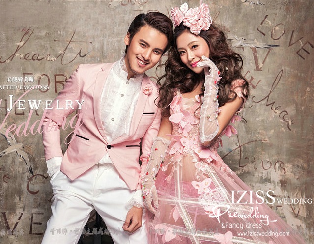 PW171 - Pre order ชุดคู่ถ่ายพรีเวดดิ้ง (prewedding dress) & ชุดแต่งงานแฟนซี (Fancy wedding dress)ชายหญิง "ธีมสีชมพู-ขาว"