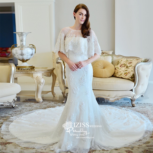BRL061 **พรีออเดอร์**ชุดแต่งงานสีขาวหรูหราประดับดอกไม้ผสมเพชรและคริสตัล สวยงามดุจเจ้าหญิง