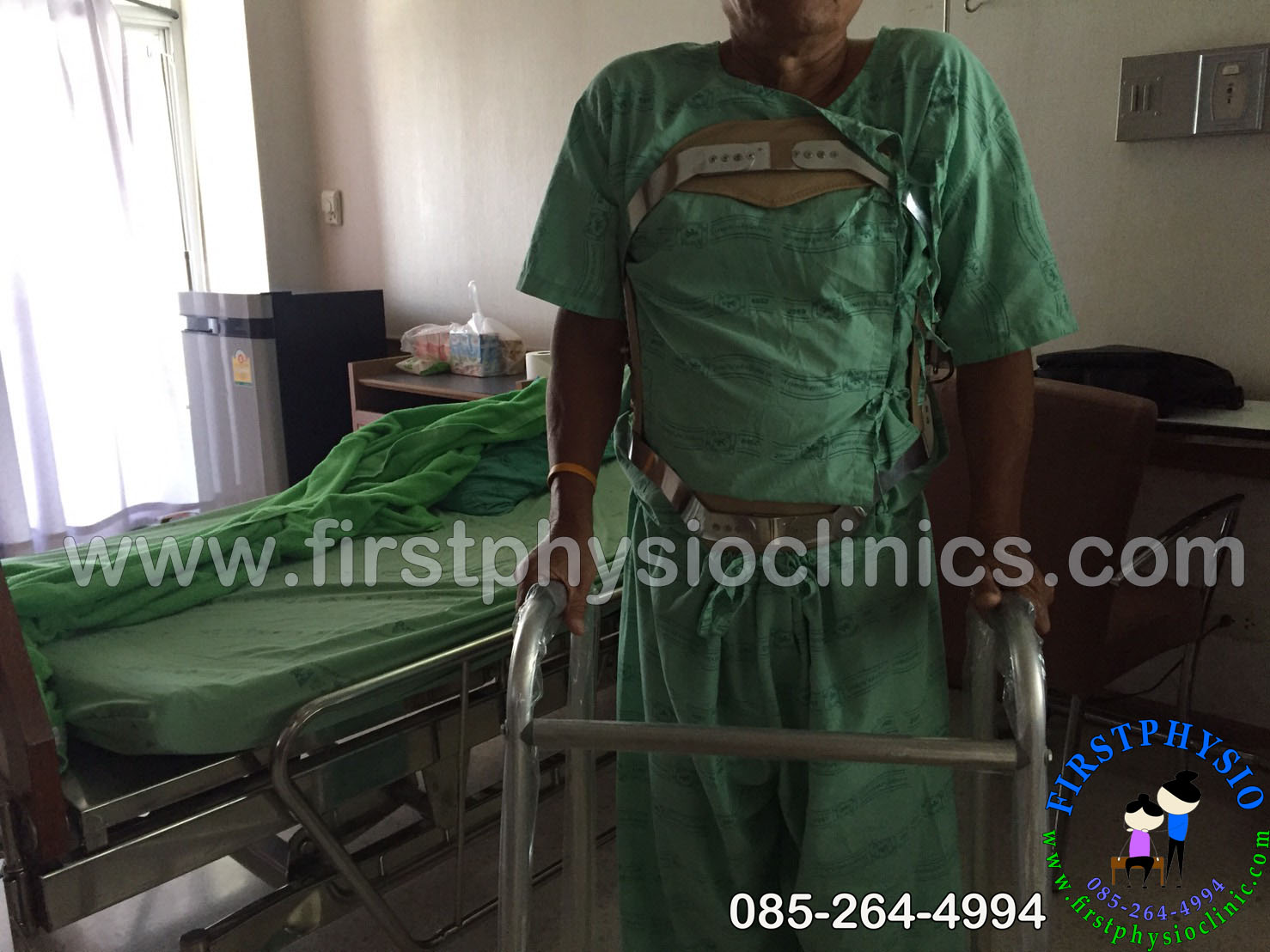 ช่วยเดินไม้เท้า 4 ขา / Walker/ เครื่องช่วยเดินชนิด 4 ขา