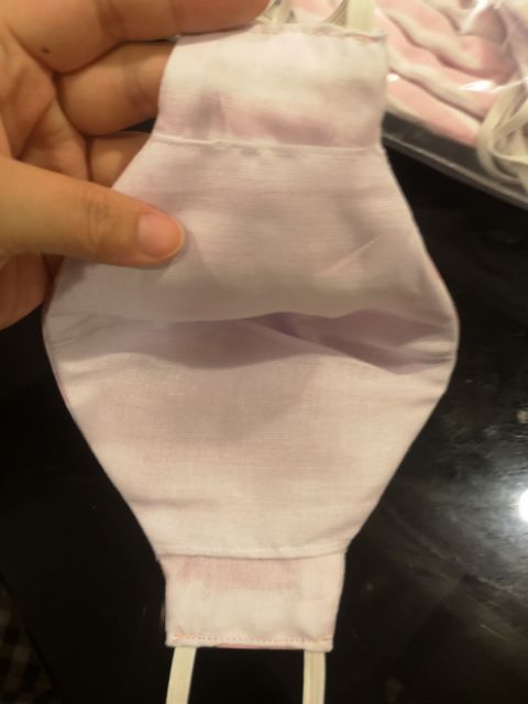 หน้ากากอนามัย 3D หน้ากากผ้า 2 ชั้น มีช่องใส่แผ่นกรอง แม่ค้าเย็บเองคะ