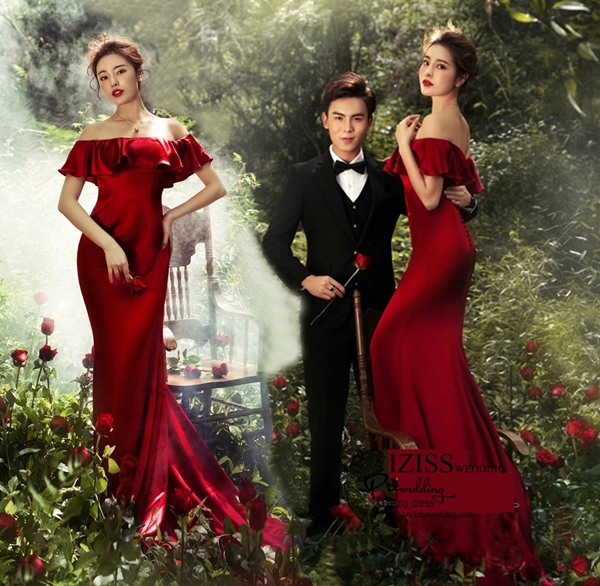PW594 - **พรีออเดอร์ค่ะ** ชุดราตรีสีแดง เสื้อสูทผู้ชายสีดำ ชุดคู่ถ่ายพรีเวดดิ้ง (prewedding dress) & ชุดแต่งงานแฟนซี (Fancy wedding dress)ชายหญิง "ธีมสีแดง ดำ"