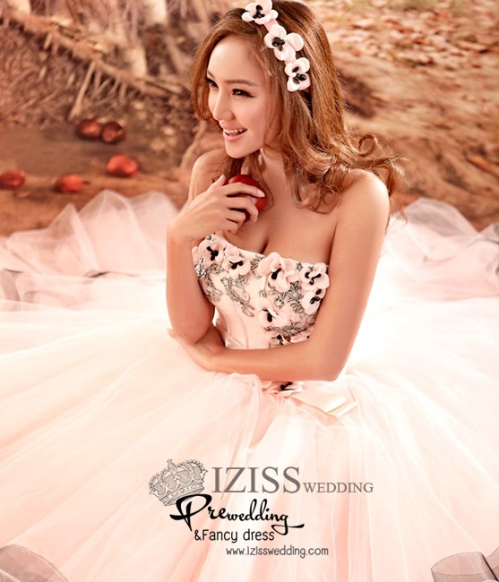 PW059 - **เลิกผลิตค่ะ** ชุดคู่ถ่ายพรีเวดดิ้ง (prewedding dress) & ชุดแต่งงานแฟนซี (Fancy wedding dress)ชายหญิง "ธีมสีขาว-น้ำตาล"