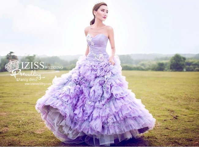 PW460- **พรีออเดอร์**ชุดแต่งงานแฟนซี ชุดเดรสสีม่วง ชุดถ่ายพรีเวดดิ้ง (prewedding dress) & ชุดแต่งงานแฟนซี (Fancy wedding dress) "ธีมสีม่วง ดำ"