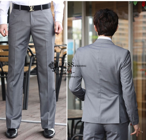 ST052- **พรีออเดอร์**สูทผู้ชายสีเทาแขนยาว แบบกระดุมเดียว พร้อมกางเกง ชุดสูทเจ้าบ่าว สูทแฟนซี ถ่ายพรีเวดดิ้ง & ชุดแต่งงานแฟนซี (Fancy wedding dress) สูทผู้ชายสีเทา