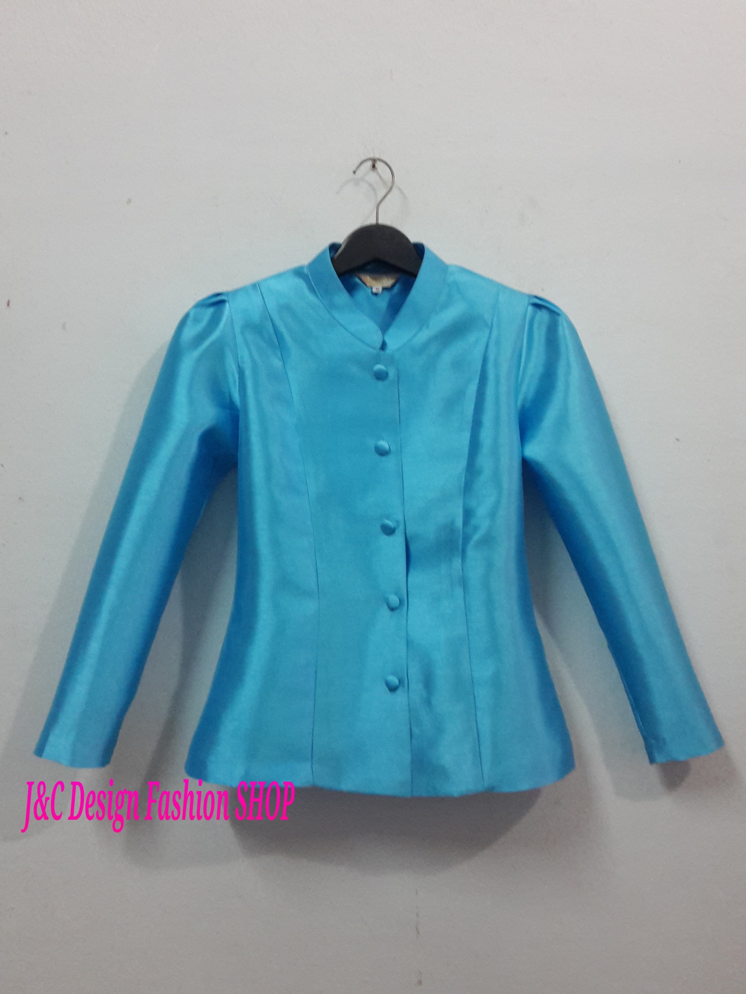 เสื้อไทยจิตรลดาสีฟ้า เสื้อในงานพิธีการ เสื้อคอพระราชทาน เสื้อไทยจิตรลดาสีฟ้า