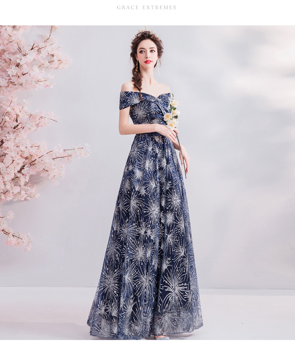 ชุดราตรีสีน้ำเงิน