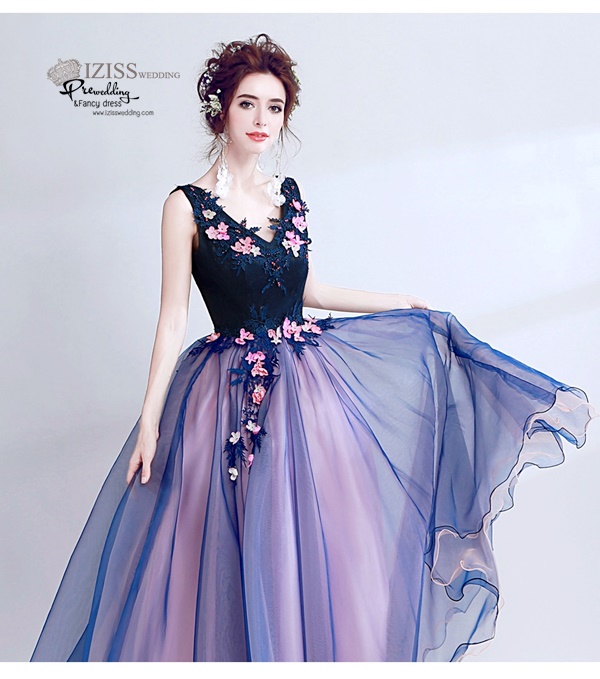 DL026 - **พรีออเดอร์** ชุดราตรี เดรสยาวออกงาน (Night party dresses) ชุดไปงานแต่งงานสวยๆ "ธีมสีน้ำเงินครามปักดอกชมพู "